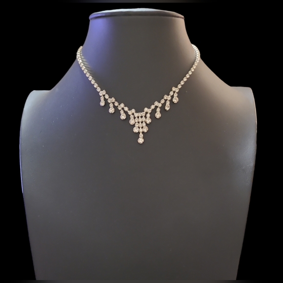 Beautiful Sparkle Bib Necklace L10 - Picture 1 of 3
